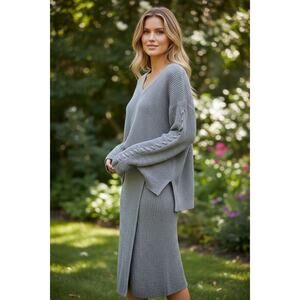 American Eagle Gray Chunky Knit Lace-Up Sleeve Sweater Size L Cozy V-Neck